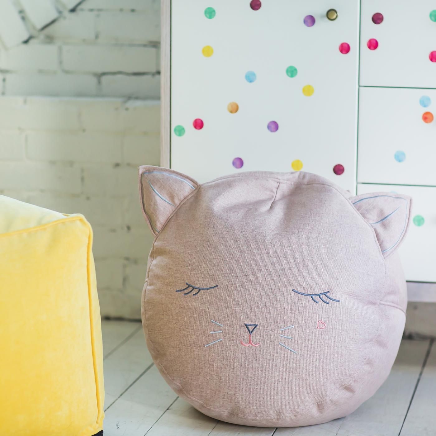 Детский пуф котик с вышивкой Детский пуф котик с вышивкой | Мастерская бескаркасной мебели KRESLO