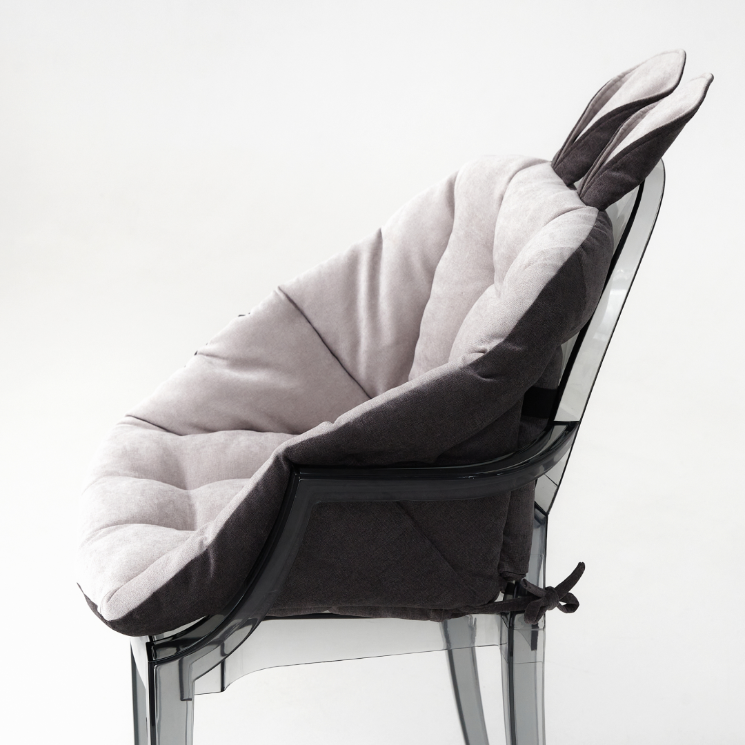 Мягкая подушка для стула с ушками двухцветная Мягкая подушка для стула с ушками двухцветная | Мастерская бескаркасной мебели KRESLO