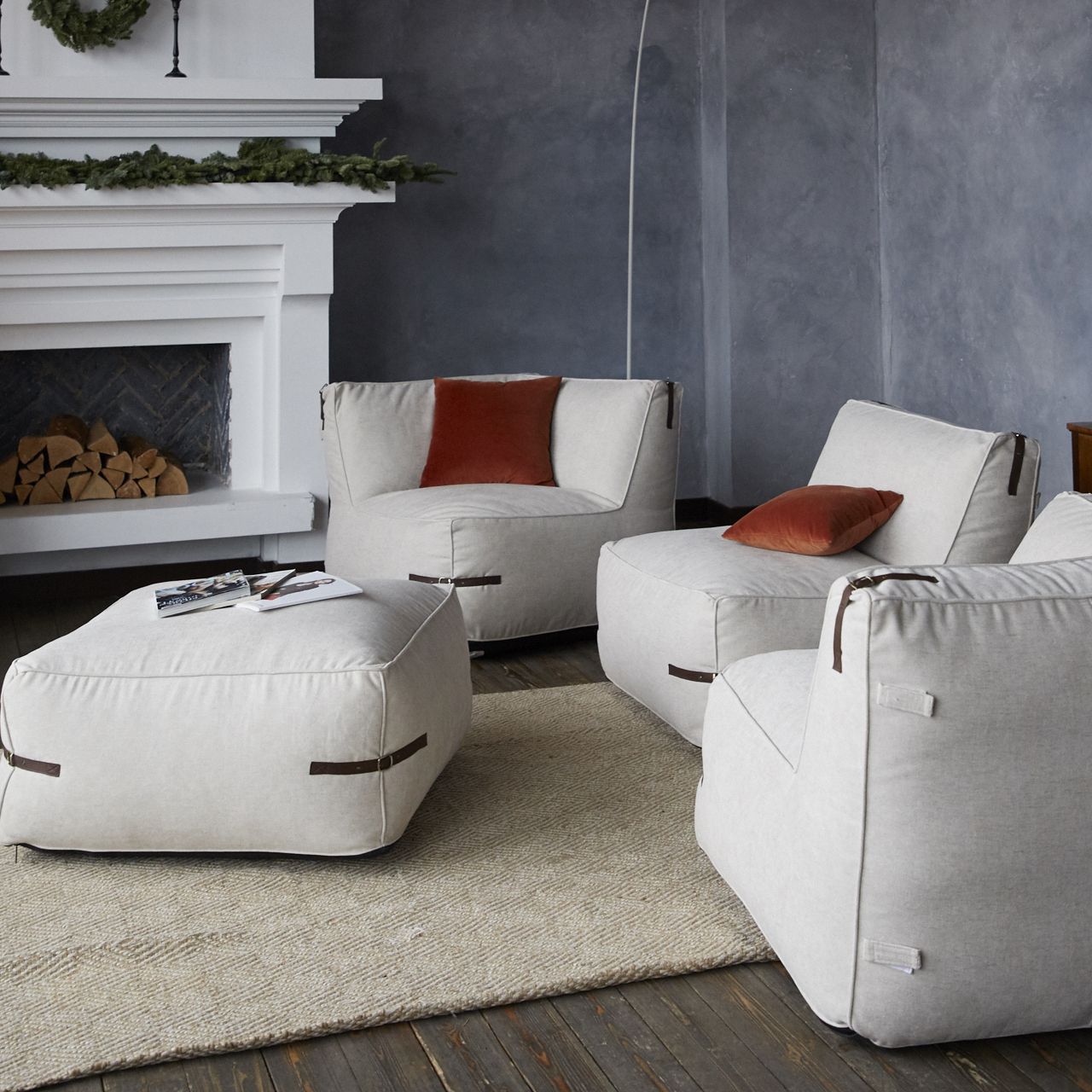 Пуф с ремешками из кожи Пуф с ремешками из кожи | Мастерская бескаркасной мебели KRESLO