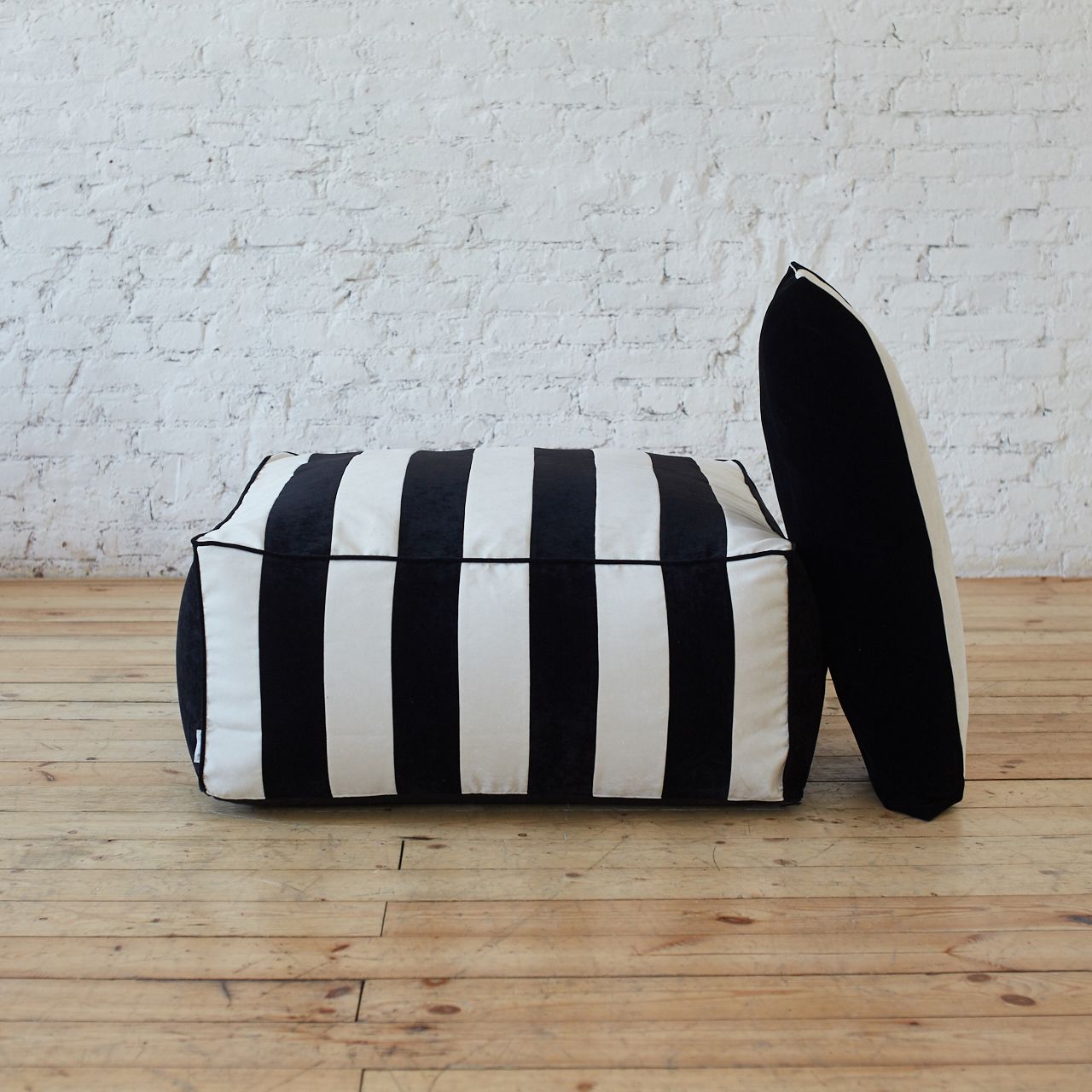 Пуф с полосками | Мастерская бескаркасной мебели KRESLO