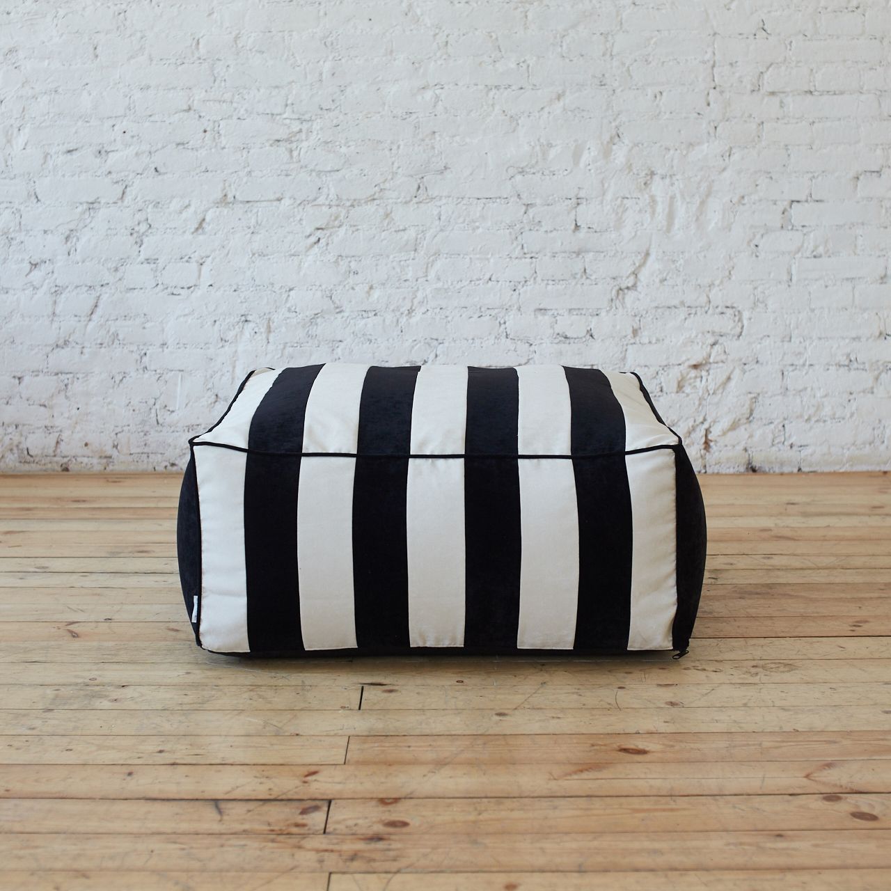 Пуф с полосками | Мастерская бескаркасной мебели KRESLO